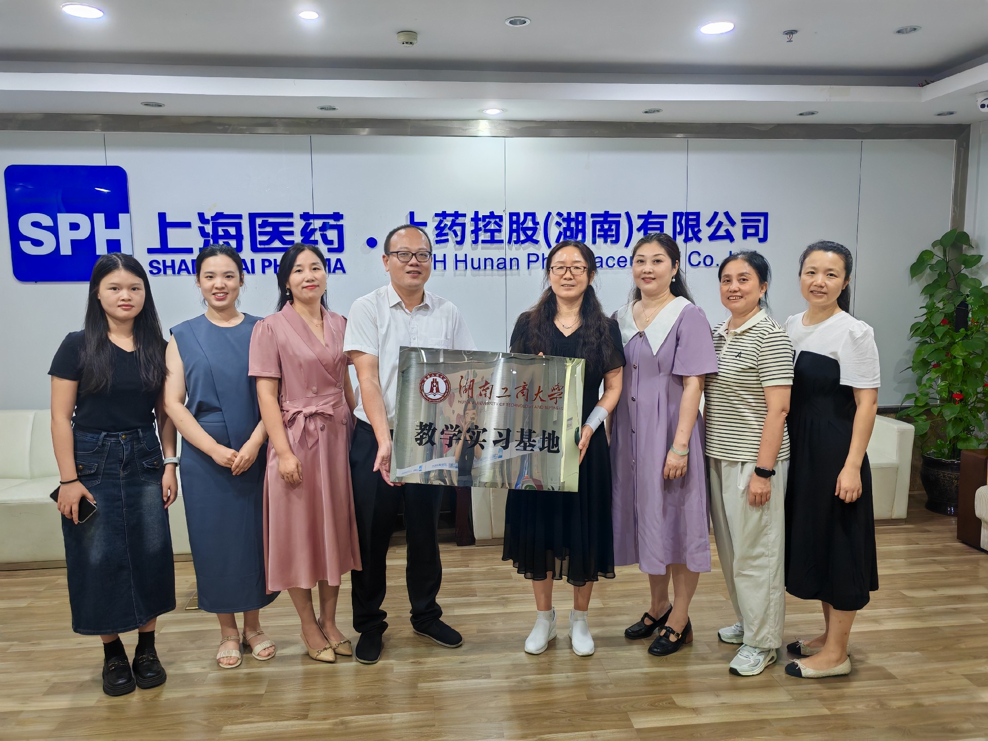 1758174099107026.jpg 2.jpg